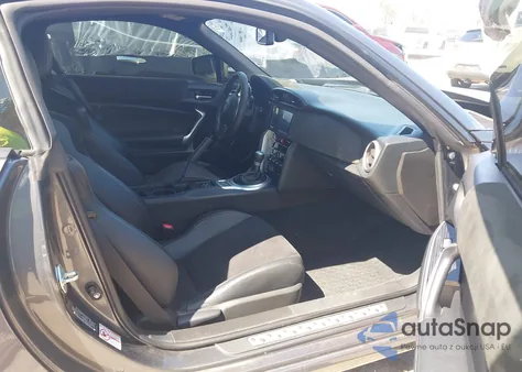 2020 Toyota 86 Gt из США, поврежденный, VIN JF1ZNAE11L8752074